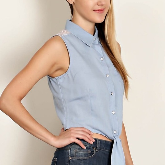 Floral Lace Yoke Chambray Crop Top - Picture 2 of 4